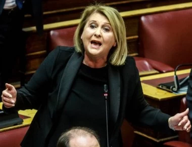 Σ. Βούλτεψη για Π. Καμμένο: «Έβγαλε την παραλλαγή και φόρεσε τον ντουλαμά του Παύλου Μελά»